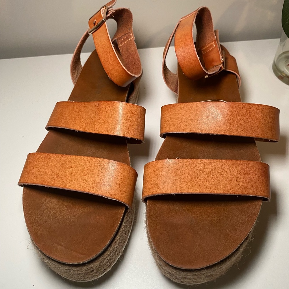 Patrizia Larissa espadrille platform shoes camel color with ankle straps 10 1/2